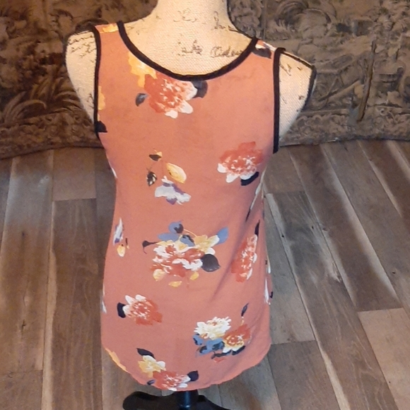 Mine - Slightly Sheer tank S - Picture 4 of 8